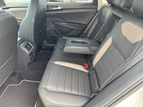 Used 2023 Volkswagen Taos SEL image 18