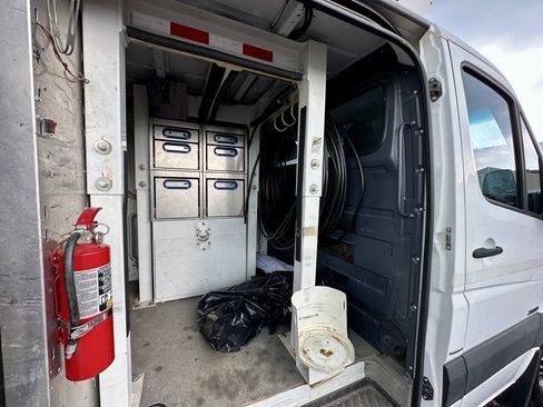 Used 2013 Mercedes-Benz Sprinter 3500 image 10