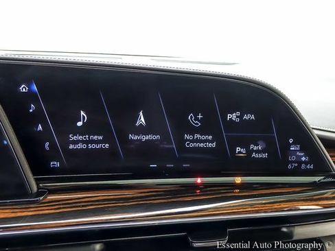 Certified 2024 Cadillac Escalade Premium Luxury AWD/4WD image 17