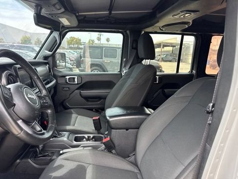 Used 2022 Jeep Wrangler Unlimited Sport AWD/4WD image 9