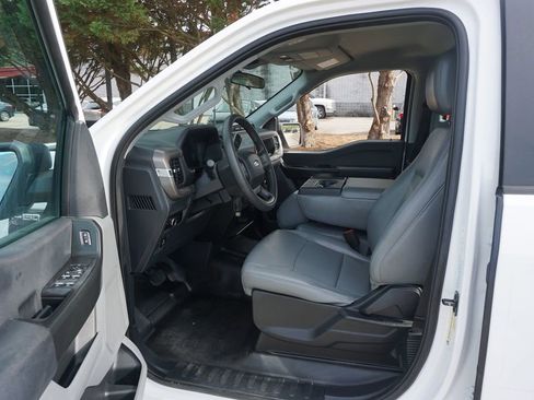 Used 2024 Ford F150 XL RWD image 2