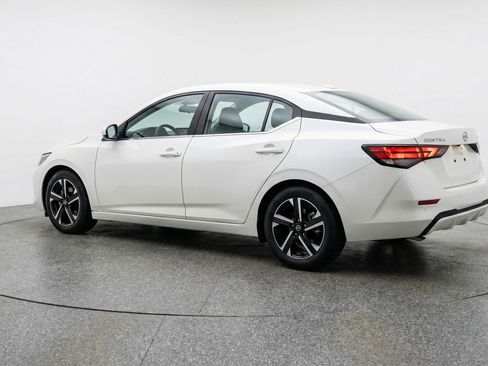 Used 2025 Nissan Sentra SV image 6