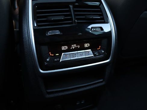 Used 2020 BMW X7 M50i w/ Cold Weather Package image 74