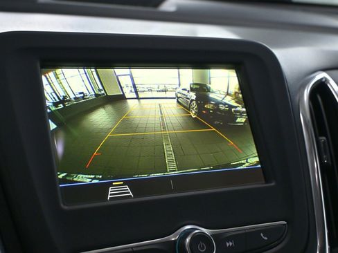 Used 2019 Chevrolet Equinox LT image 21