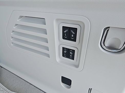 New 2026 Buick Enclave Avenir w/ Super Cruise Package image 9