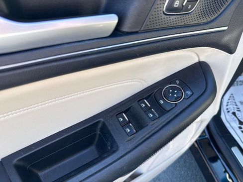 Used 2021 Ford Edge Titanium AWD/4WD image 19