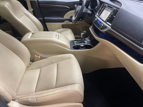 Used 2016 Toyota Highlander Limited image 35