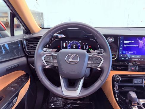 Certified 2025 Lexus NX 250 FWD w/ Premium Package image 18