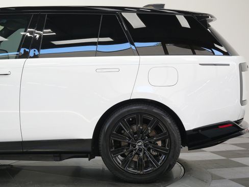 Used 2025 Land Rover Range Rover SE AWD/4WD image 43