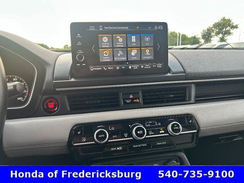 Used 2025 Honda Pilot Touring image 20