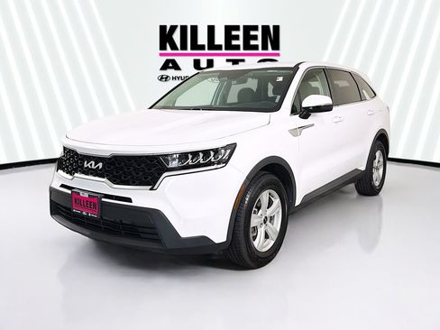 Used 2023 Kia Sorento LX FWD image 3