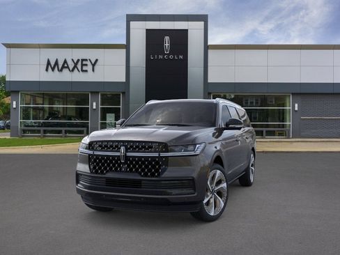 New 2026 Lincoln Navigator L Black Label AWD/4WD image 2
