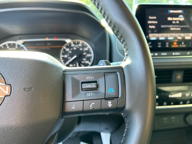 Certified 2025 Nissan Rogue SV AWD/4WD image 17