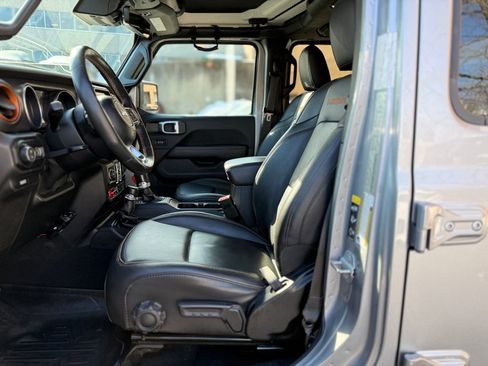 Used 2020 Jeep Gladiator Mojave w/ Dual Top Group image 19