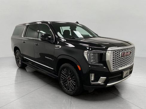 Used 2021 GMC Yukon XL Denali image 1