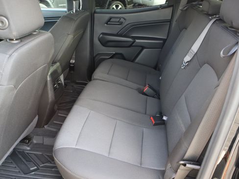 Used 2025 Chevrolet Colorado Trail Boss AWD/4WD image 31