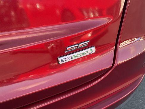 Used 2019 Ford Fusion SE FWD image 11