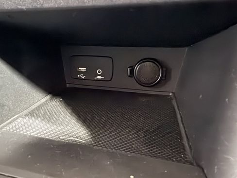 Used 2023 Subaru Crosstrek 2.0i image 18