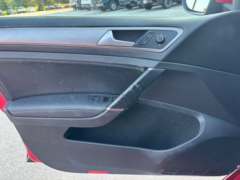 Used 2017 Volkswagen Golf Wolfsburg Edition FWD image 12