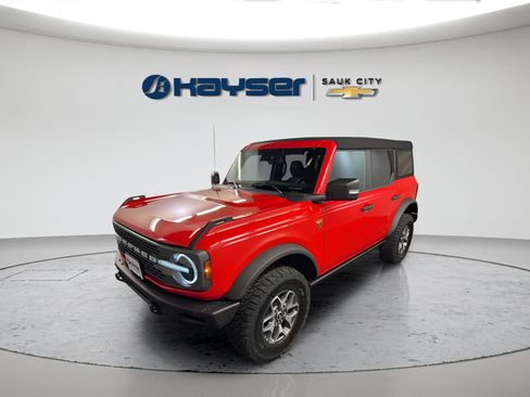 Used 2024 Ford Bronco Badlands AWD/4WD image 3