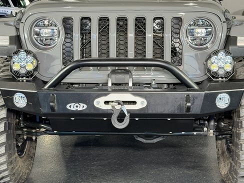 Used 2021 Jeep Gladiator Rubicon AWD/4WD image 4