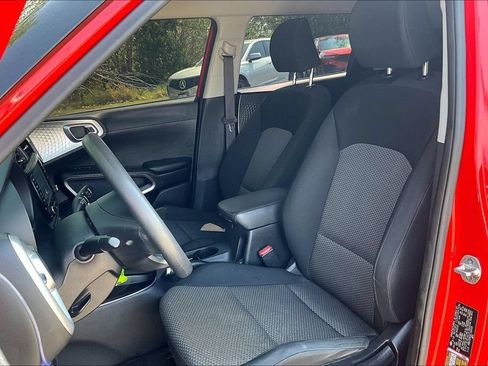 Used 2020 Kia Soul LX FWD image 34