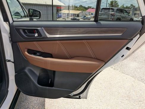 Used 2019 Subaru Outback 2.5i Touring w/ Popular Package #3A AWD/4WD image 37
