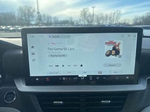 Used 2025 Ford Explorer Platinum w/ Ultimate Package image 12