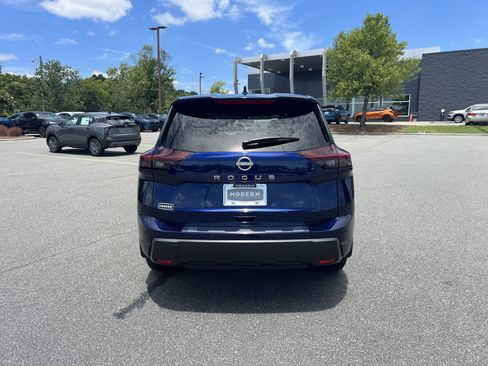 Certified 2026 Nissan Rogue SV FWD image 2