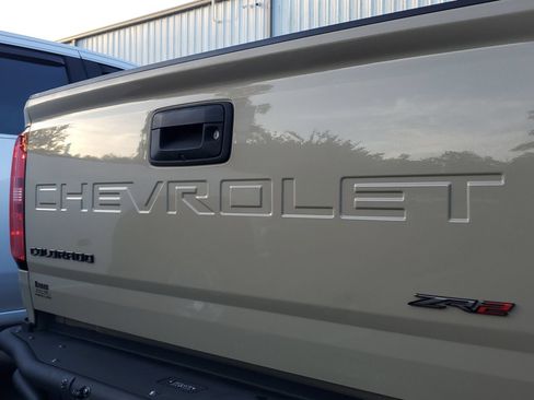 Used 2022 Chevrolet Colorado ZR2 w/ LPO, Power Package AWD/4WD image 6