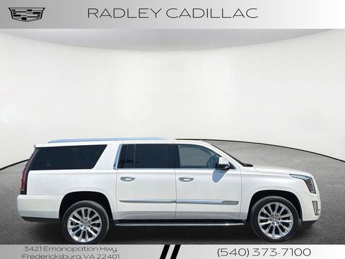 Used 2017 Cadillac Escalade ESV Luxury AWD/4WD image 19