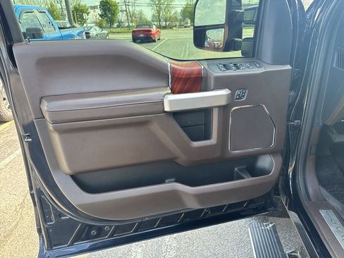 Used 2022 Ford F350 King Ranch w/ King Ranch Ultimate Package AWD/4WD image 17