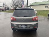 Used 2011 Volkswagen Tiguan SE image 6