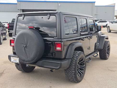 Used 2020 Jeep Wrangler Unlimited Sport S AWD/4WD image 4