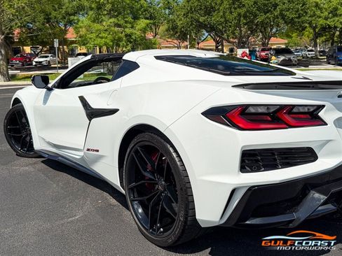 Used 2025 Chevrolet Corvette Z06 RWD image 49