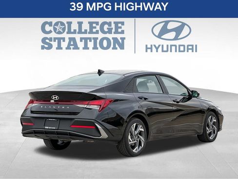 Used 2025 Hyundai Elantra Sport w/ Cargo Package FWD image 10
