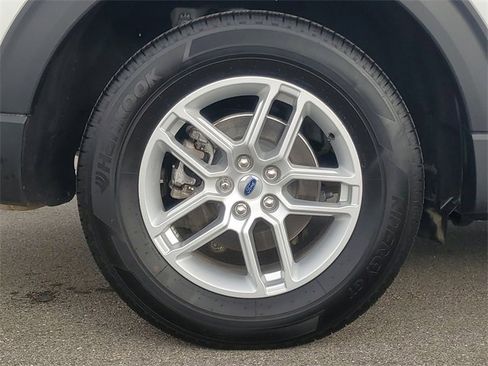 Used 2025 Ford Explorer Active image 9