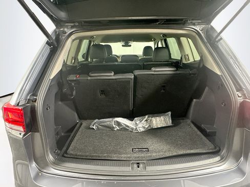 Used 2025 Volkswagen Atlas SE FWD image 30