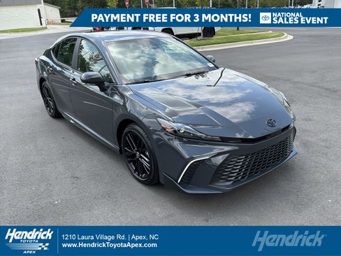 Used 2026 Toyota Camry SE FWD image 1