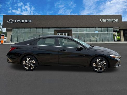 New 2026 Hyundai Elantra Limited image 4