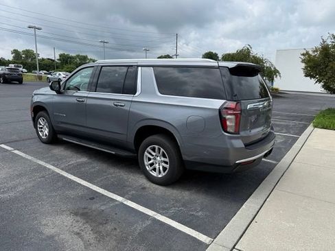 Used 2021 Chevrolet Suburban LT AWD/4WD image 5