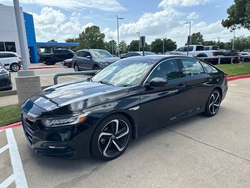 Used 2020 Honda Accord Sport image 2