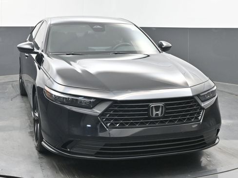 Used 2023 Honda Accord Sport image 2