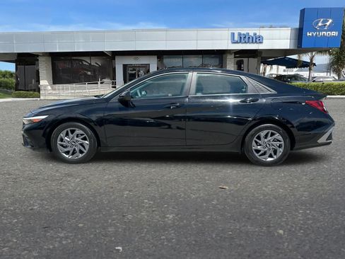 Used 2024 Hyundai Elantra SEL FWD image 6