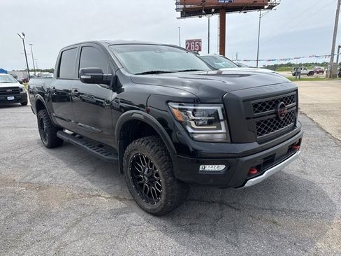 Used 2024 Nissan Titan PRO-4X w/ Pro-4x Convenience Package image 4