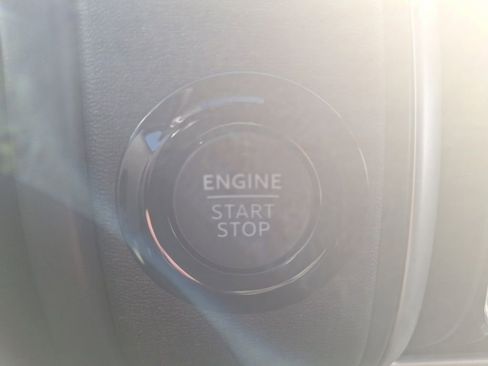 New 2025 Ford Expedition Active image 35