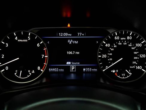 Used 2024 Nissan Altima 2.5 SR FWD image 32