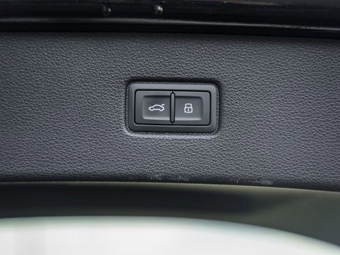 Used 2024 Audi Q7 2.0T Premium image 12