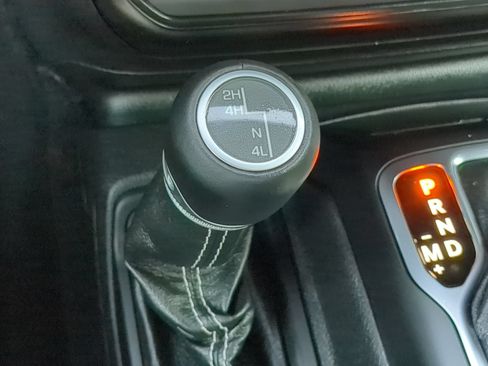 Used 2022 Jeep Wrangler Unlimited Sahara AWD/4WD image 61