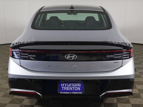 Used 2025 Hyundai Sonata SEL FWD image 11